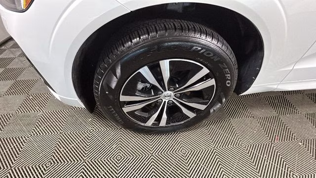 2025 Crystal White Metallic Volvo XC60 B5 Core AWD SUV