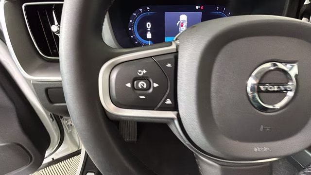 2025 Crystal White Metallic Volvo XC60 B5 Core AWD SUV