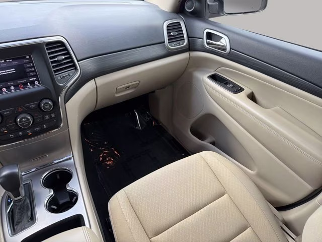 2019 Billet Silver Metallic Clearcoat Jeep Grand Cherokee Laredo E RWD SUV