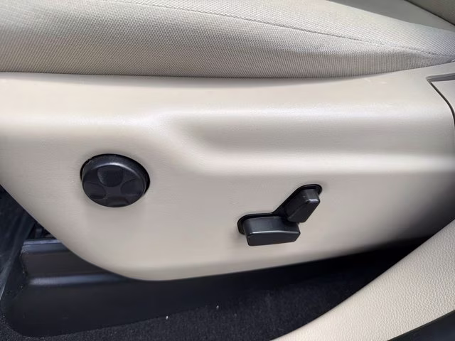 2019 Billet Silver Metallic Clearcoat Jeep Grand Cherokee Laredo E RWD SUV