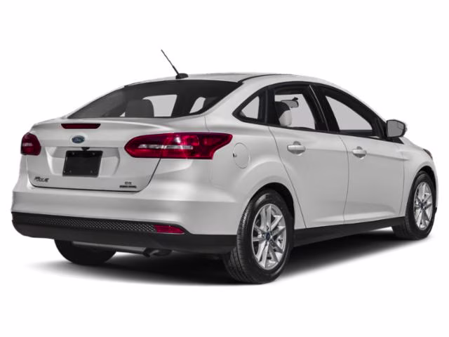 2018 Oxford White Ford Focus SE FWD Sedan