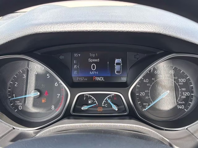 2018 Oxford White Ford Focus SE FWD Sedan