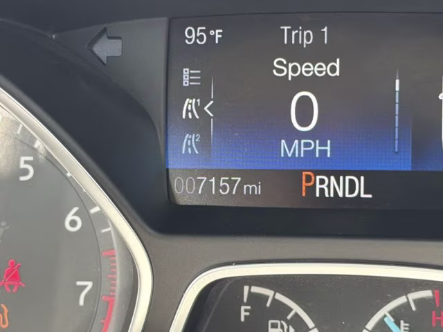 2018 Oxford White Ford Focus SE FWD Sedan