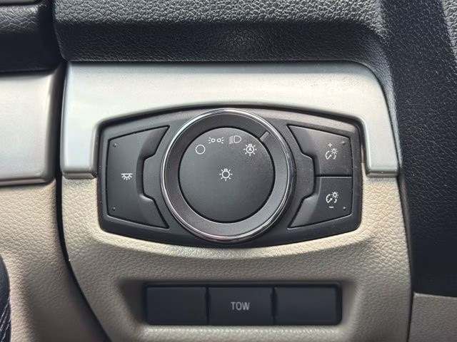 2018 Ingot Silver Ford Explorer Base 4X4 SUV