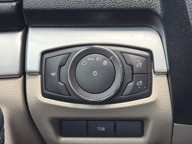 2018 Ingot Silver Ford Explorer Base 4X4 SUV