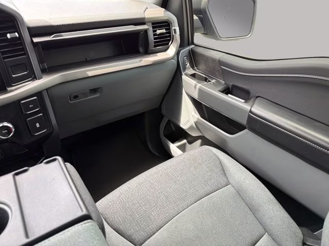 2024 Oxford White Ford F-150 XLT RWD Truck