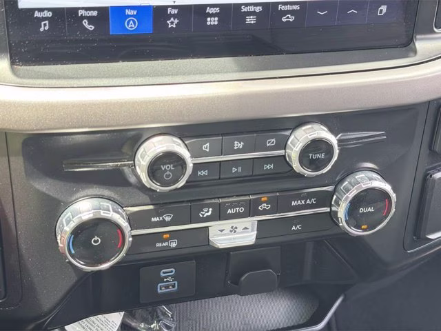 2024 Oxford White Ford F-150 XLT RWD Truck
