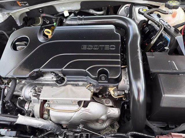 2019 Silver Ice Metallic Chevrolet Malibu LS FWD Sedan