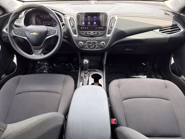 2019 Silver Ice Metallic Chevrolet Malibu LS FWD Sedan