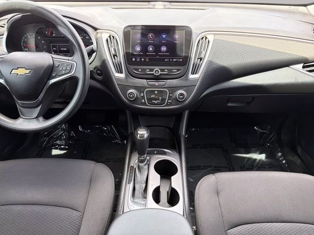 2019 Silver Ice Metallic Chevrolet Malibu LS FWD Sedan