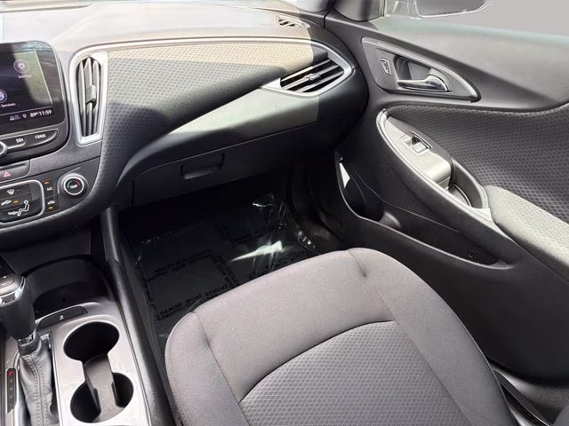 2019 Silver Ice Metallic Chevrolet Malibu LS FWD Sedan