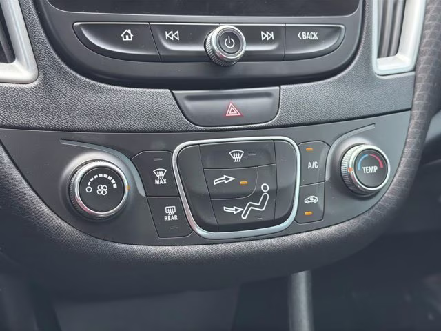 2019 Silver Ice Metallic Chevrolet Malibu LS FWD Sedan
