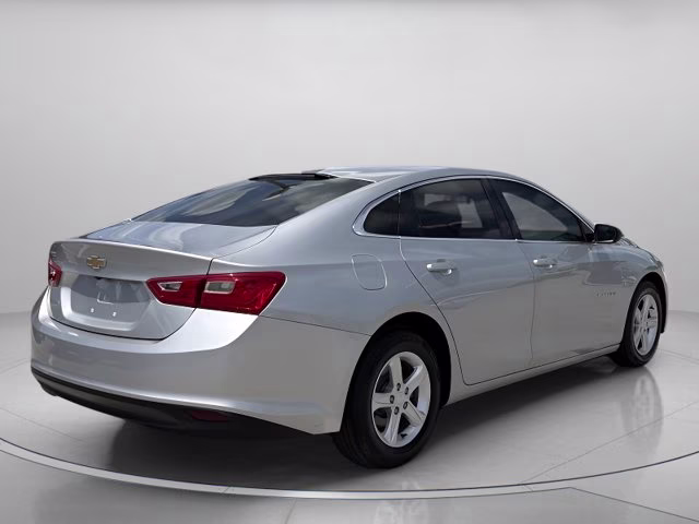 2019 Silver Ice Metallic Chevrolet Malibu LS FWD Sedan