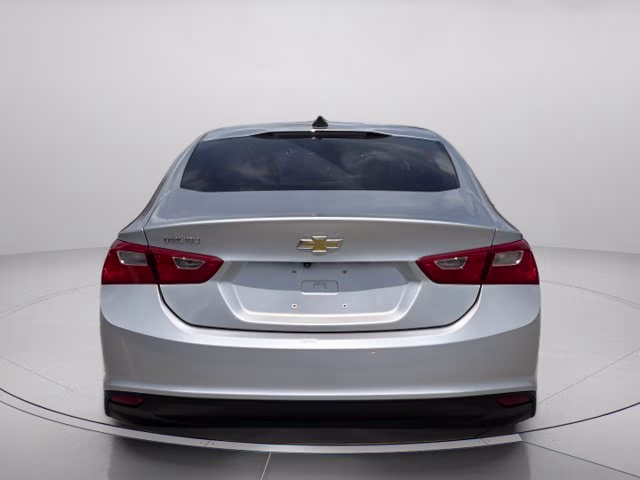 2019 Silver Ice Metallic Chevrolet Malibu LS FWD Sedan