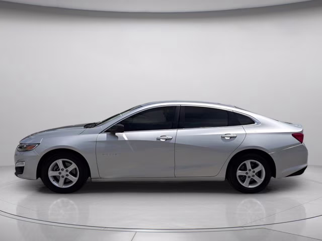 2019 Silver Ice Metallic Chevrolet Malibu LS FWD Sedan