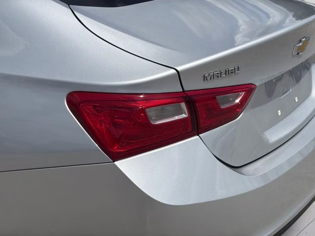 2019 Silver Ice Metallic Chevrolet Malibu LS FWD Sedan