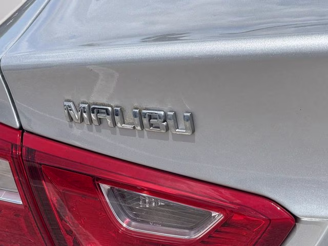 2019 Silver Ice Metallic Chevrolet Malibu LS FWD Sedan