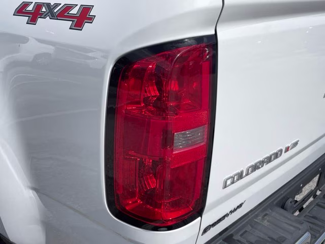 2017 Summit White Chevrolet Colorado Work Truck 4X4 Truck