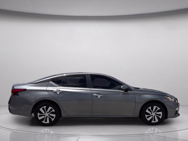 2021 Gun Metallic Nissan Altima 2.5 S FWD Sedan
