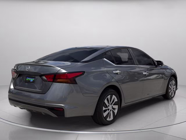 2021 Gun Metallic Nissan Altima 2.5 S FWD Sedan