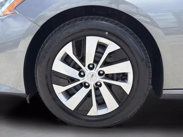 2021 Gun Metallic Nissan Altima 2.5 S FWD Sedan
