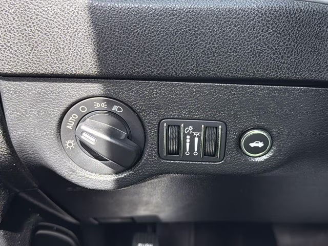2020 Granite Pearlcoat Dodge Charger SXT RWD Sedan