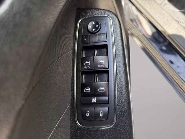 2020 Pitch Black Clearcoat Dodge Charger SXT RWD Sedan