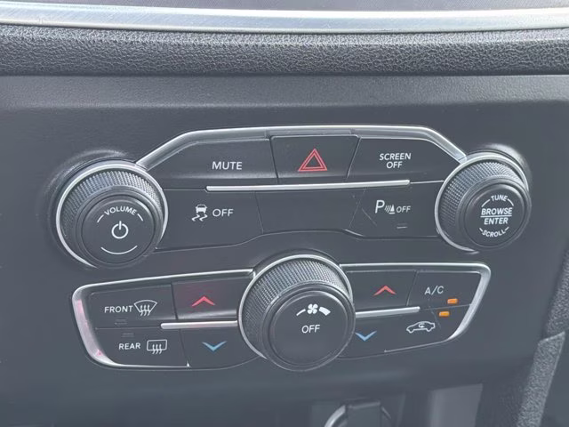 2020 Pitch Black Clearcoat Dodge Charger SXT RWD Sedan