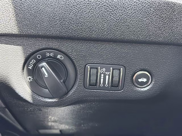 2020 Pitch Black Clearcoat Dodge Charger SXT RWD Sedan