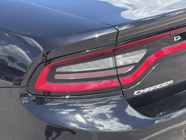 2020 Pitch Black Clearcoat Dodge Charger SXT RWD Sedan