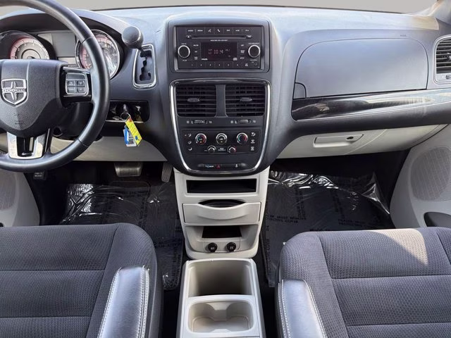 2016 Billet Silver Metallic Clearcoat Dodge Grand Caravan SE Plus FWD Van