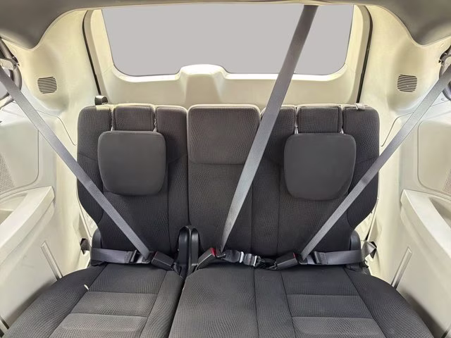 2016 Billet Silver Metallic Clearcoat Dodge Grand Caravan SE Plus FWD Van