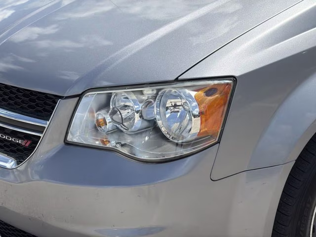 2016 Billet Silver Metallic Clearcoat Dodge Grand Caravan SE Plus FWD Van