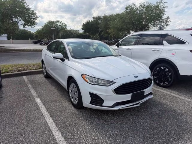 2020 Oxford White Ford Fusion S FWD Sedan