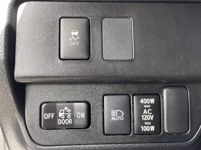 2020 Silver Sky Metallic Toyota Tacoma 4WD TRD Off-Road 4X4 Truck