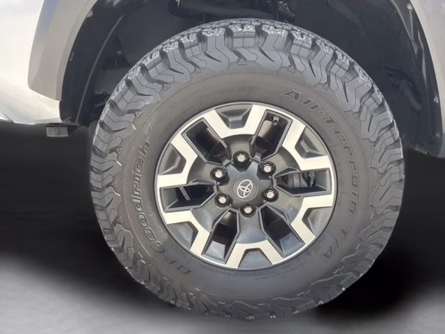 2020 Silver Sky Metallic Toyota Tacoma 4WD TRD Off-Road 4X4 Truck