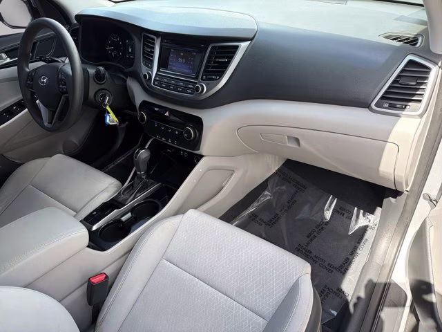 2018 Molten Silver Hyundai Tucson SE FWD SUV