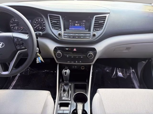 2018 Molten Silver Hyundai Tucson SE FWD SUV
