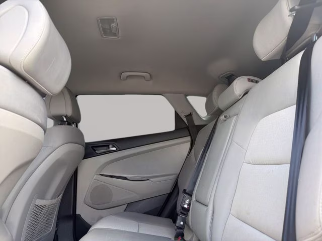 2018 Molten Silver Hyundai Tucson SE FWD SUV