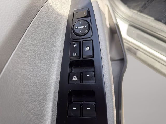 2018 Molten Silver Hyundai Tucson SE FWD SUV