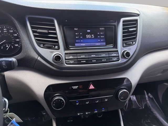 2018 Molten Silver Hyundai Tucson SE FWD SUV