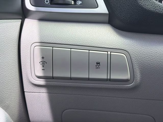 2018 Molten Silver Hyundai Tucson SE FWD SUV