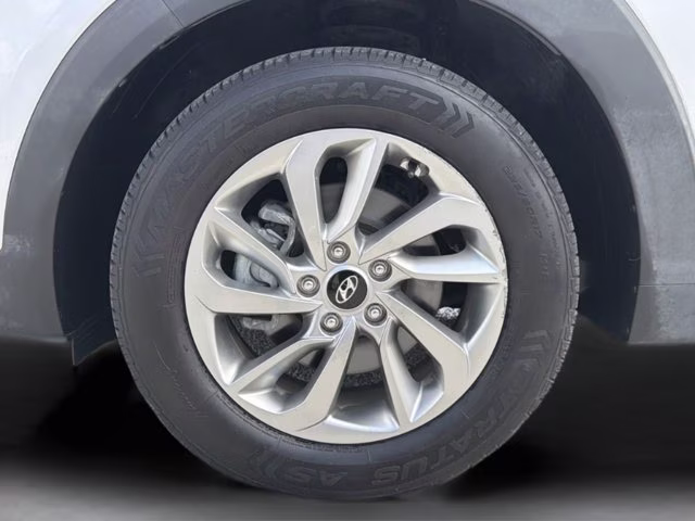 2018 Molten Silver Hyundai Tucson SE FWD SUV