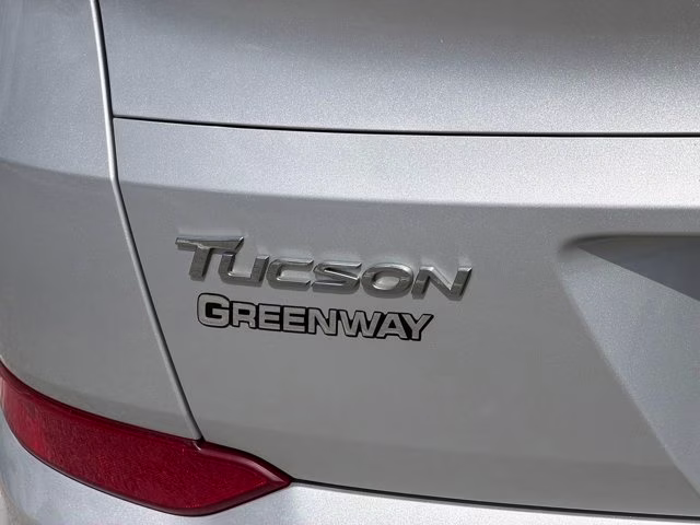 2018 Molten Silver Hyundai Tucson SE FWD SUV