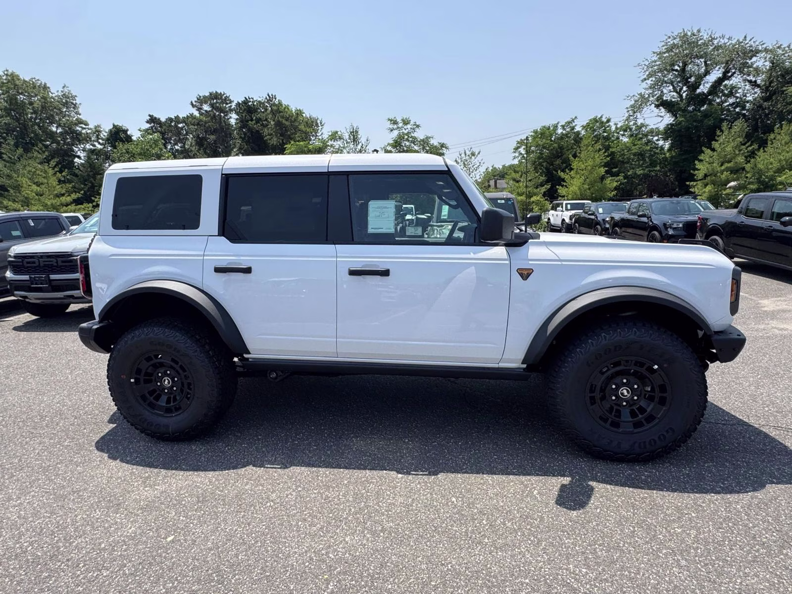 2026 Oxford White Ford Bronco Badlands 4 Door Advanced 4x4 4X4 SUV