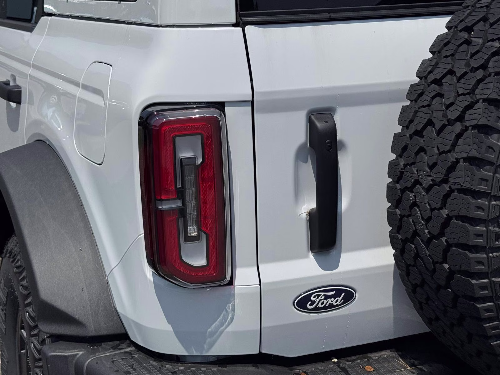 2026 Oxford White Ford Bronco Badlands 4 Door Advanced 4x4 4X4 SUV