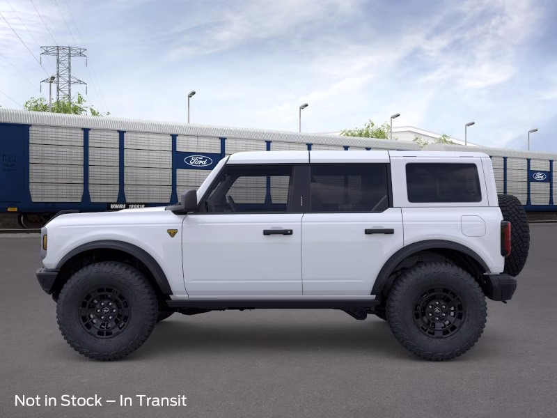2026 Oxford White Ford Bronco Badlands 4X4 SUV