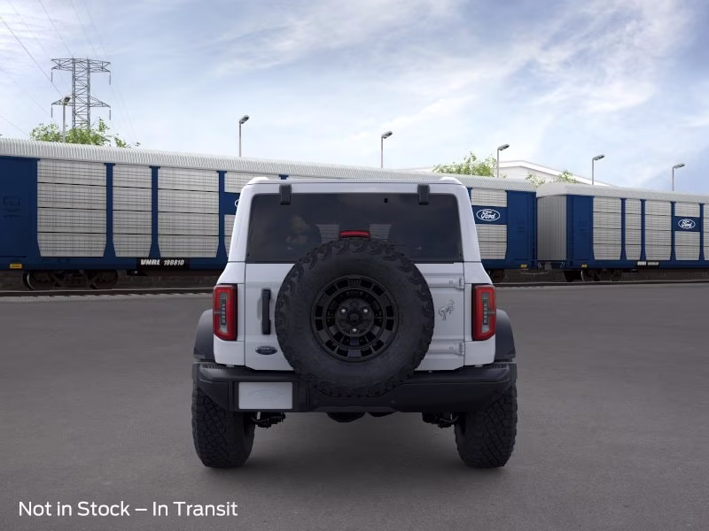 2026 Oxford White Ford Bronco Badlands 4X4 SUV