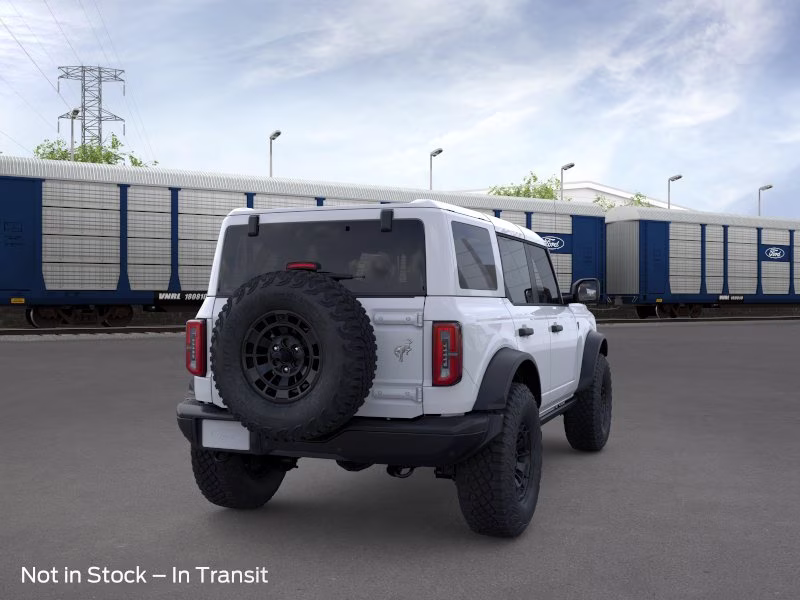 2026 Oxford White Ford Bronco Badlands 4X4 SUV