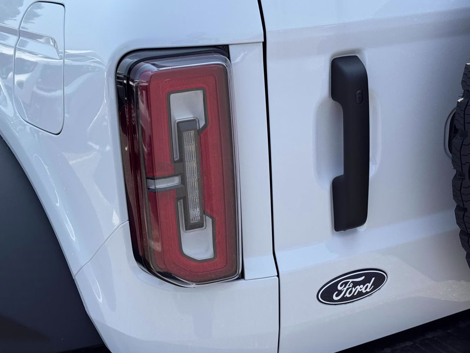 2026 Oxford White Ford Bronco Badlands 4 Door Advanced 4x4 4X4 SUV